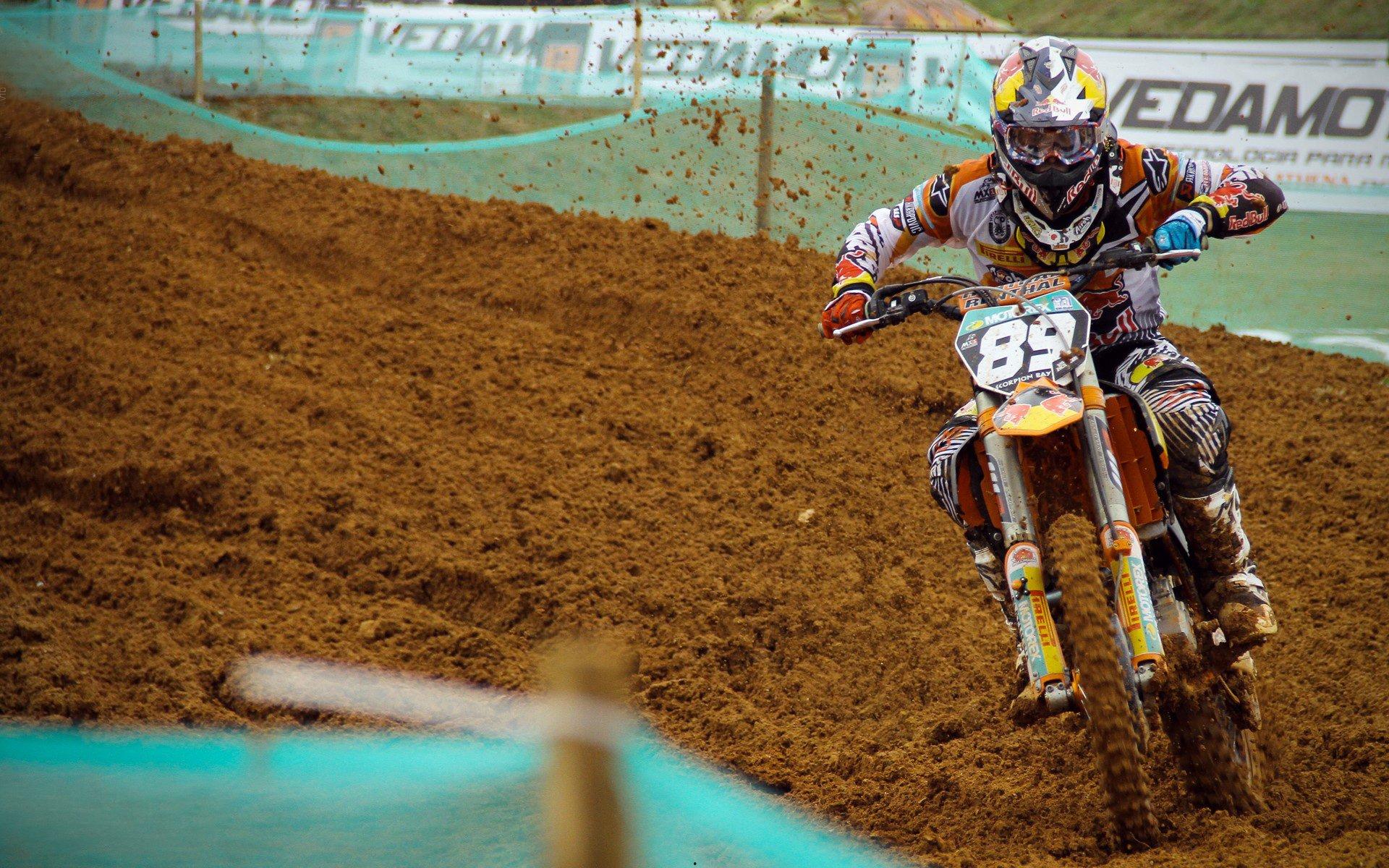 中超焦点战引争议，蓉城崛起超越海港，武磊假摔判罚成转折点