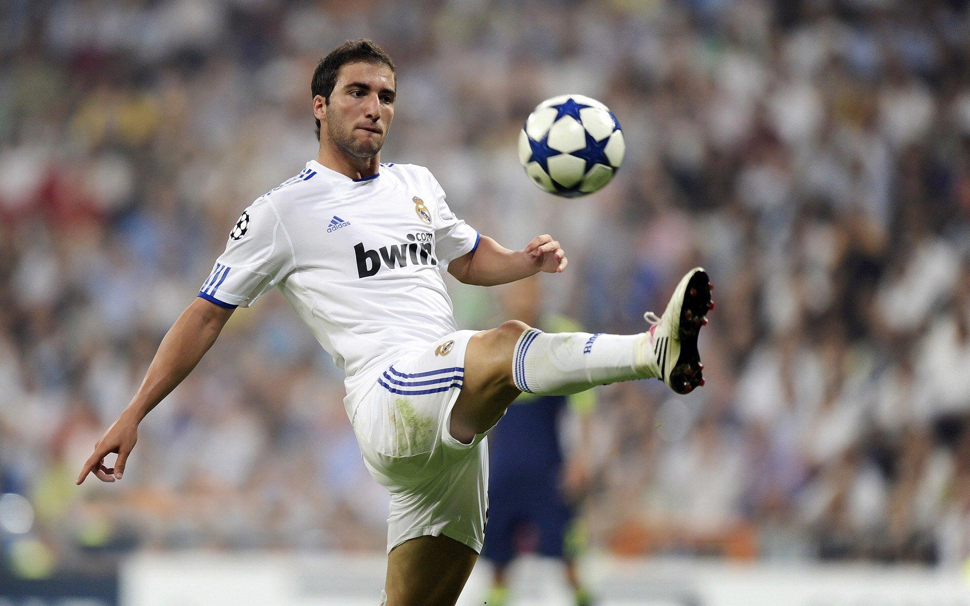 红军归来！利物浦提前四轮加冕英超王座，克洛普铸就队史第二冠