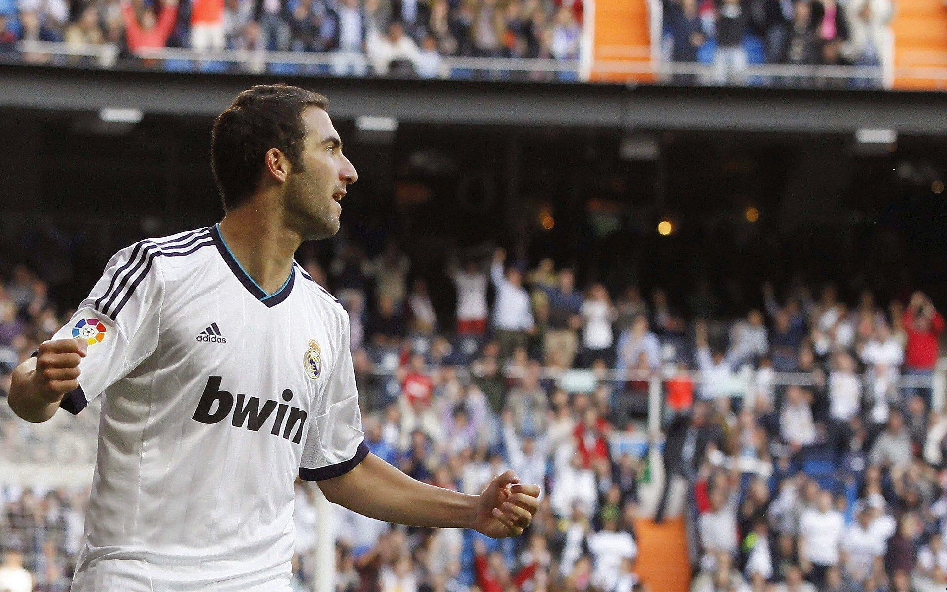 诺伊尔复训引爆拜仁士气 周末联赛或亲历夺冠时刻